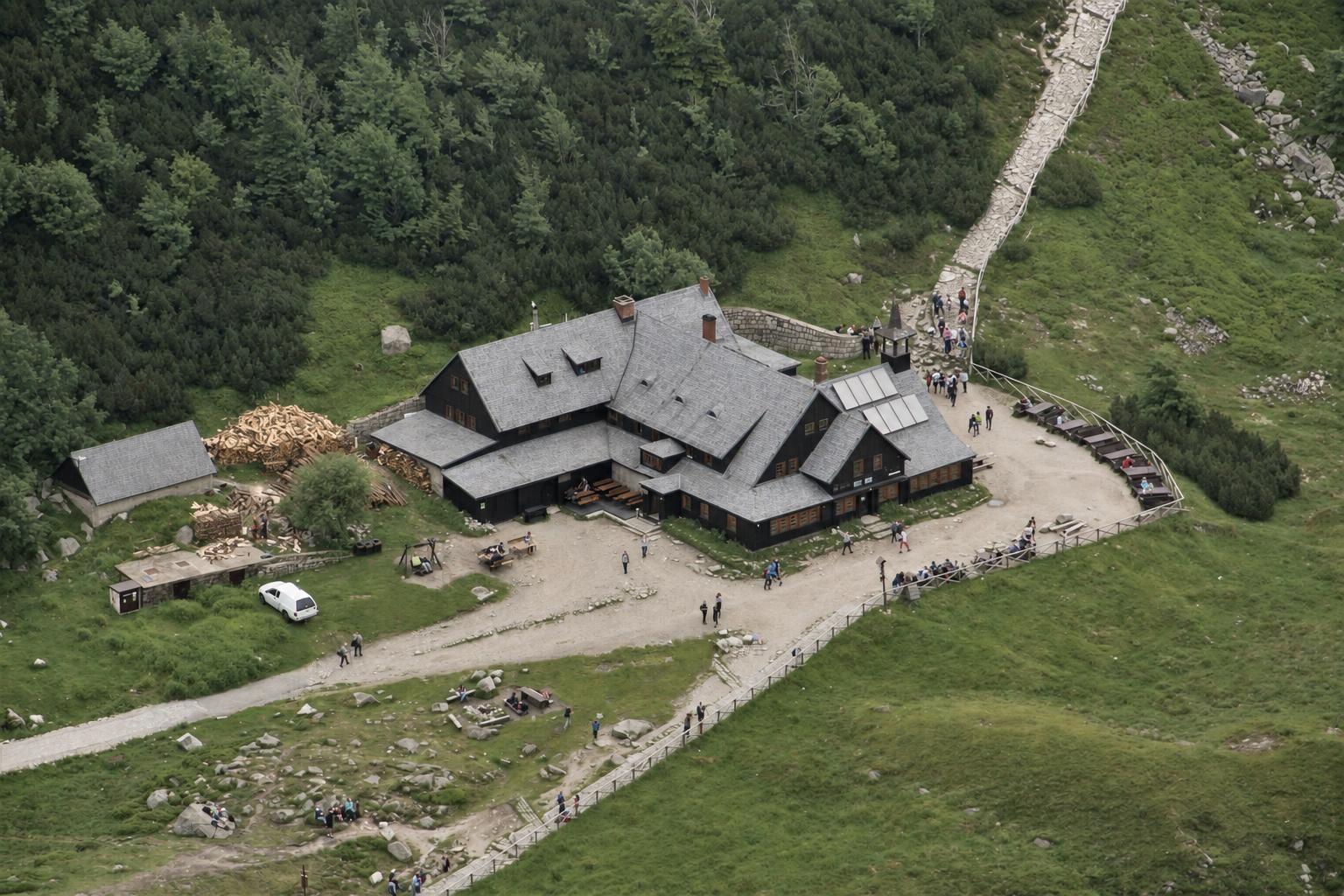 Schronisko PTTK Samotnia nad Małym Stawem